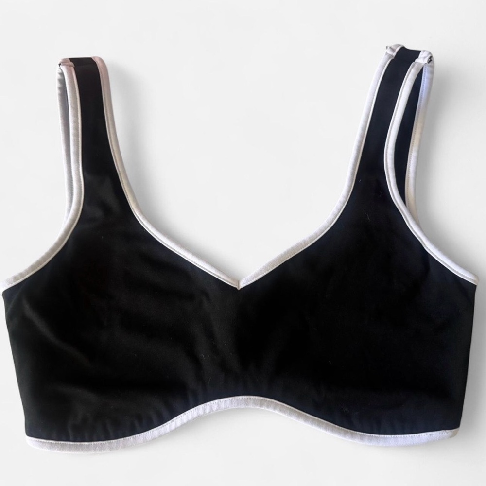 LASLULU Black and White Sports Bra - Picture 2 of 4